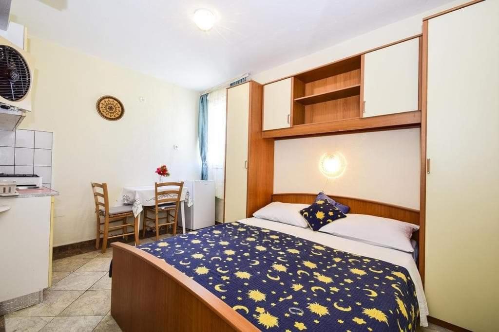Apartmani Krizanovic Vodice Ngoại thất bức ảnh
