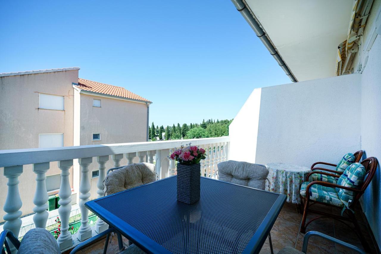 Apartmani Krizanovic Vodice Ngoại thất bức ảnh